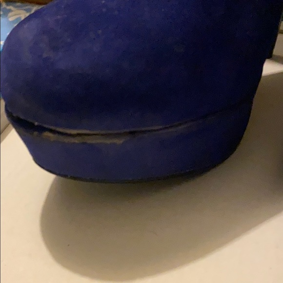 Blue Suede Shoes - Picture 5 of 6